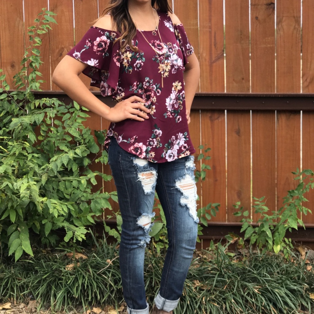 High-Low Open Shoulder Top - Picture 2 of 3